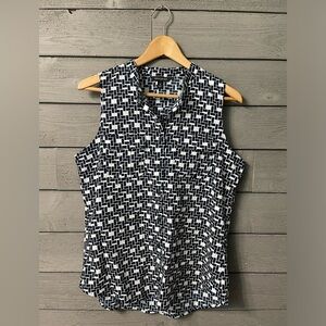 Banana Republic Sleeveless Button Up Navy White Rectangle Prnt Top Petite Medium